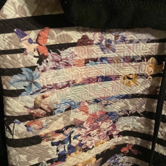 Eyeshadow hoodie size large. Quilted front. - Picture 2 of 4